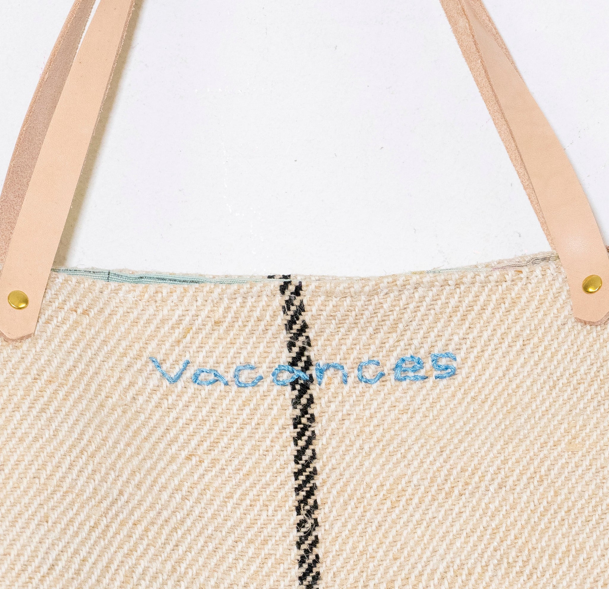 OLD SACK, NEW EMBROIDERY VACANCES CON RAYA NEGRA