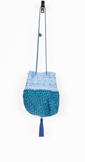 ETNIC POUCH EN AZULES