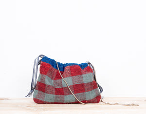 KILIM POUCH CUADROS GRANA Y GRIS VERDOSO L
