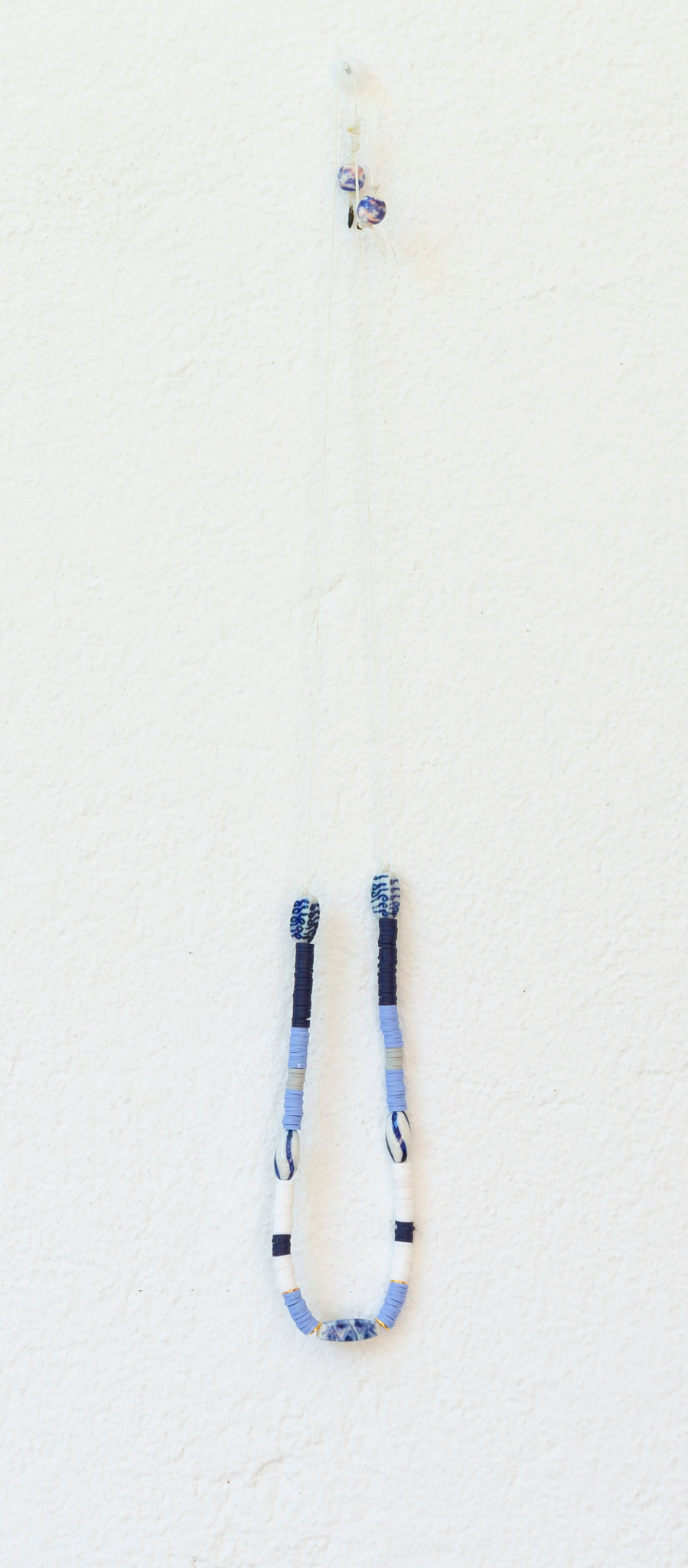 Collar en azules . <3 .