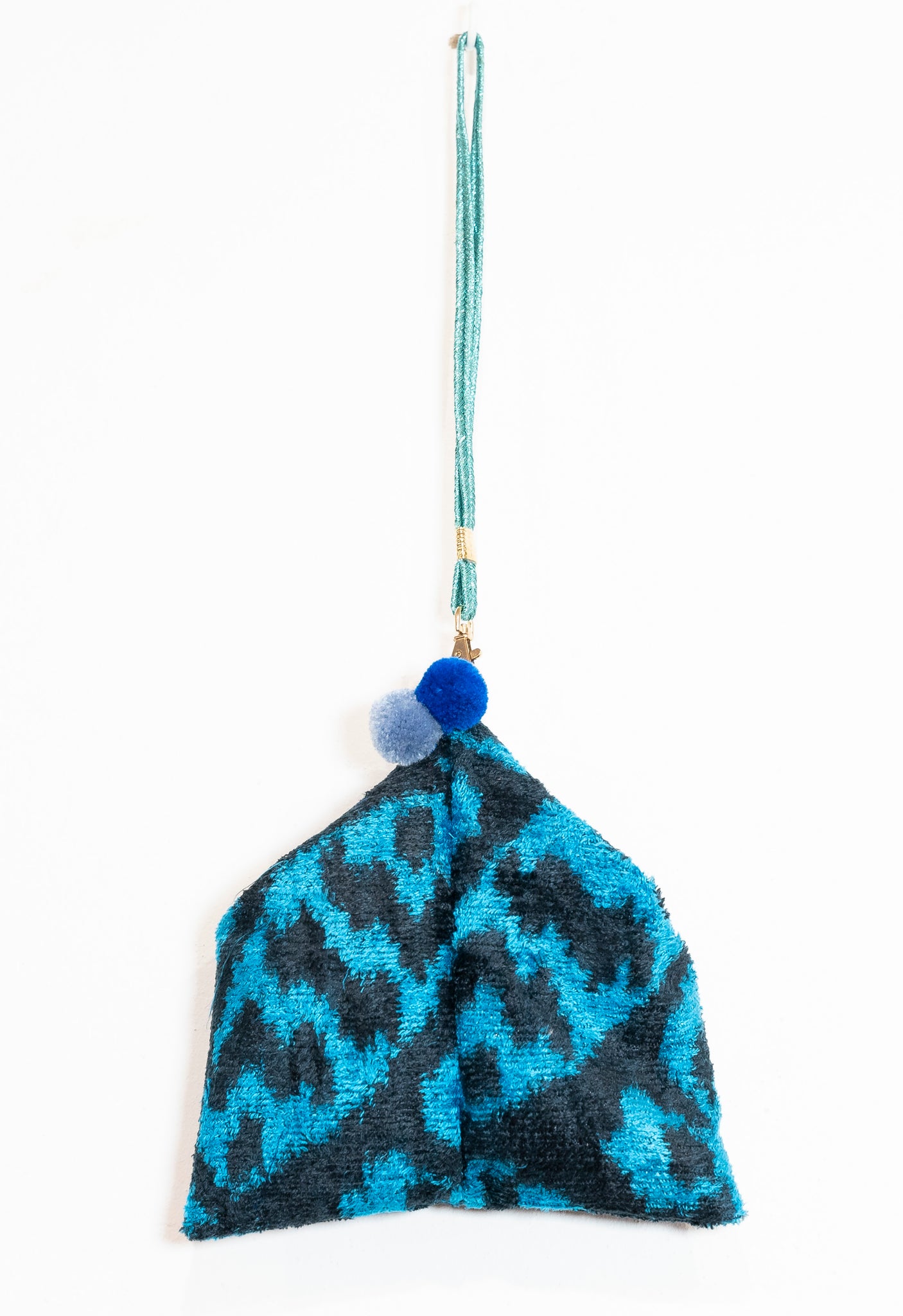 SILKWORM COCOON S BLACK AND BLUE
