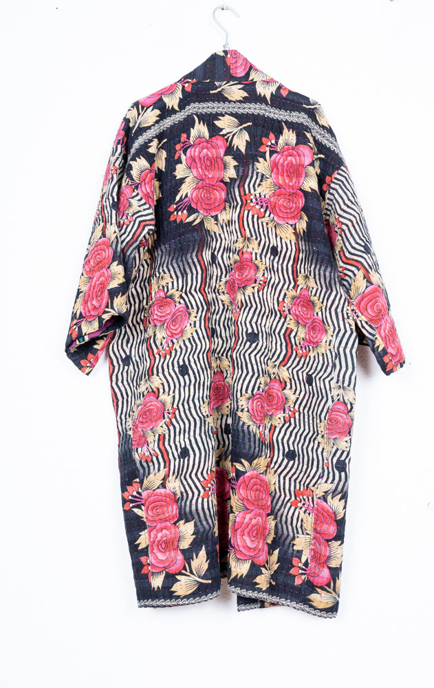 Kimono con flores rosas