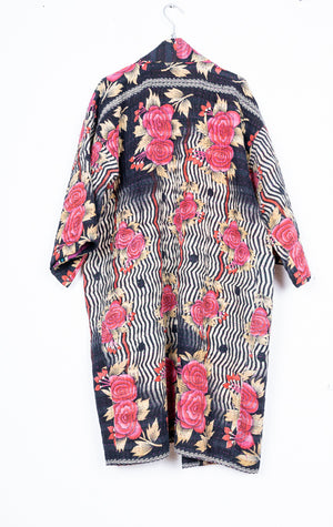 Kimono con flores rosas