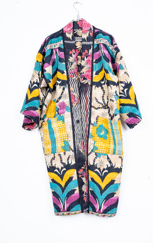 Kimono con flores rosas