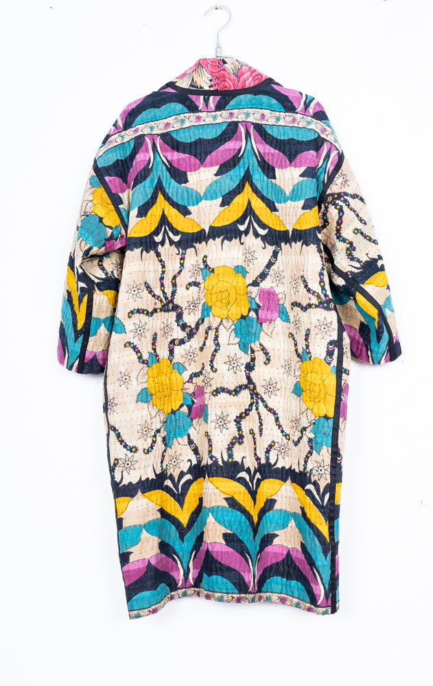 Kimono con flores rosas
